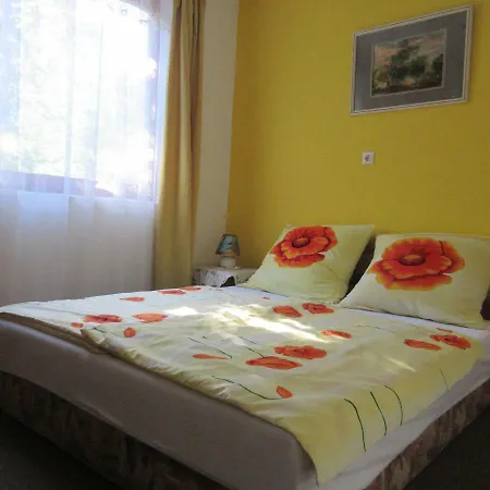 Alexandra Vendeghaz Tatil Evi Siofok