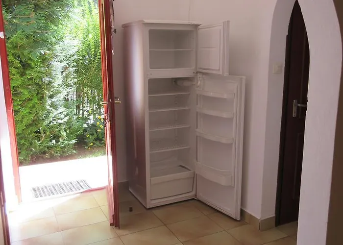 Alexandra Vendeghaz בית נופש שיופוק